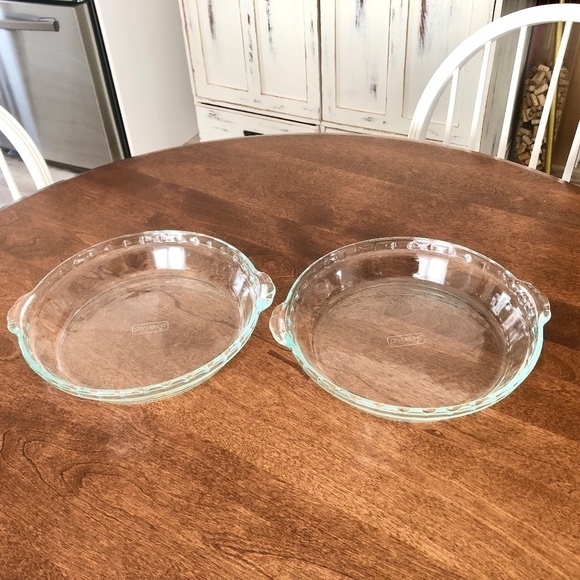 Pyrex, Clear Glass, Scalloped Edge, Pie Plates, Handles, Green Tint, Set of 2 - Picture 4 of 13
